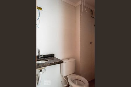 Banheiro de apartamento para alugar com 1 quarto, 30m² em Chácara Seis de Outubro, São Paulo