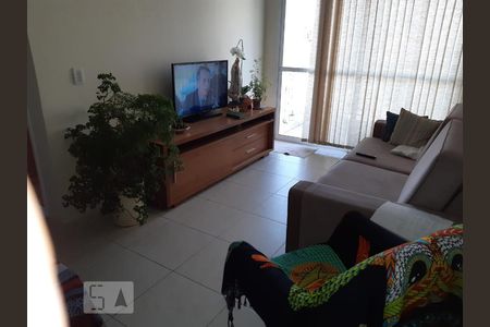 Apartamento à venda com 62m², 2 quartos e 2 vagasSala