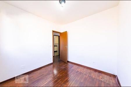 Quarto 2 de apartamento para alugar com 2 quartos, 60m² em João Pinheiro, Belo Horizonte