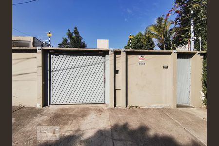 Entrada de casa à venda com 4 quartos, 400m² em Jardim Leonor, São Paulo