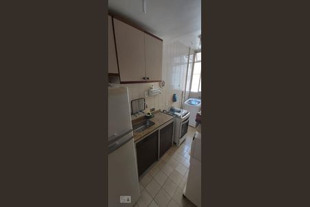 Cozinha de apartamento para alugar com 1 quarto, 42m² em Copacabana, Rio de Janeiro