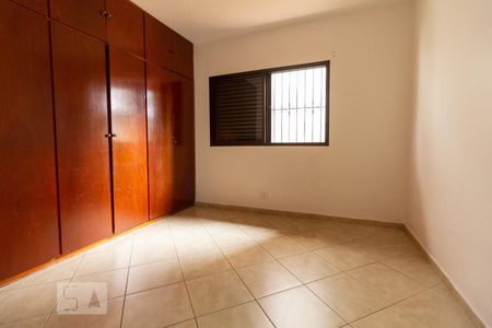 Quarto 1 de casa para alugar com 3 quartos, 120m² em Vila Tiradentes, São Paulo