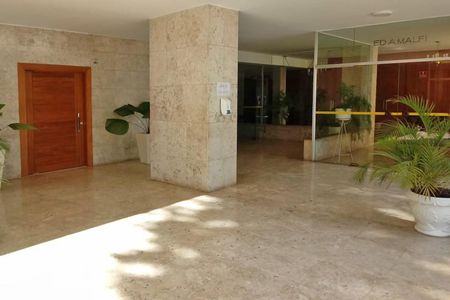 Apartamento à venda com 90m², 2 quartos e 1 vaga Apartamento à venda com 90m², 2 quartos e 1 vagaEntrada