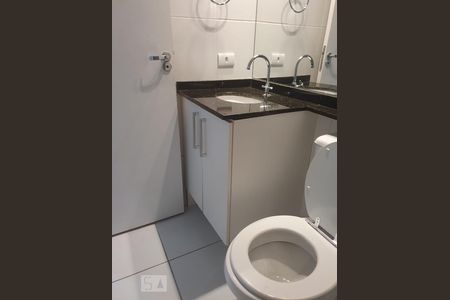 Banheiro de apartamento para alugar com 2 quartos, 51m² em Vila Bela, São Paulo