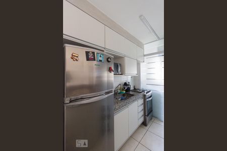 Cozinha de apartamento para alugar com 2 quartos, 44m² em Jardim Íris, São Paulo