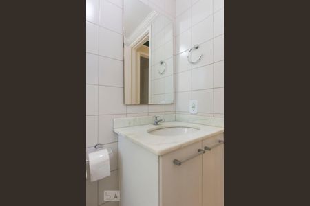 Banheiro de apartamento para alugar com 3 quartos, 72m² em Jardim Nova Europa, Campinas