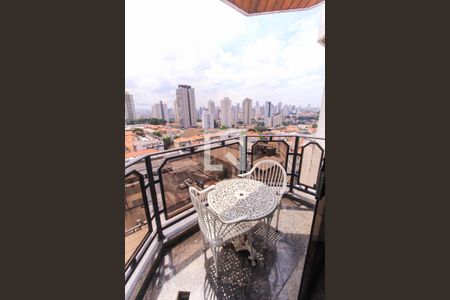 Varanda de apartamento à venda com 3 quartos, 167m² em Vila Bertioga, São Paulo