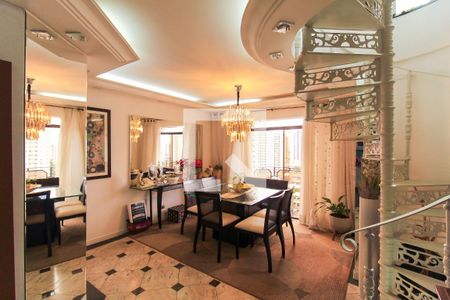 Sala de apartamento à venda com 3 quartos, 167m² em Vila Bertioga, São Paulo