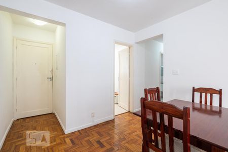 Sala de apartamento à venda com 2 quartos, 80m² em Vila Nova Conceição, São Paulo