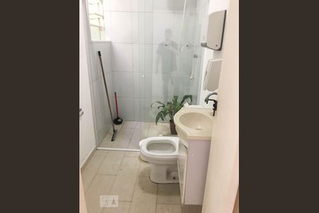 Banheiro de casa à venda com 2 quartos, 180m² em Chácara Califórnia, São Paulo