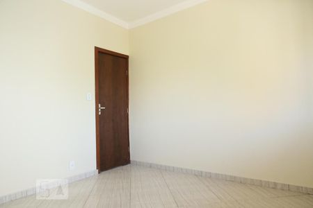 Quarto 2 de casa para alugar com 2 quartos, 50m² em Pompéia, Belo Horizonte