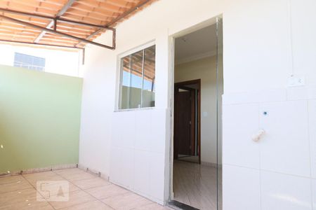 Entrada de casa para alugar com 2 quartos, 50m² em Pompéia, Belo Horizonte