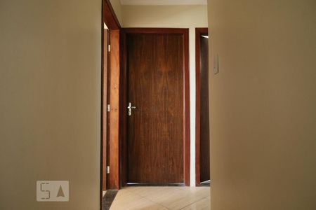 Corredor Quartos de casa para alugar com 2 quartos, 50m² em Pompéia, Belo Horizonte