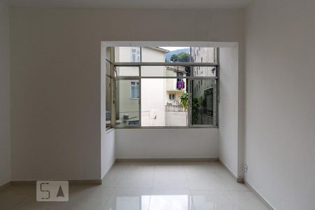 Sala de apartamento para alugar com 3 quartos, 90m² em Humaitá, Rio de Janeiro