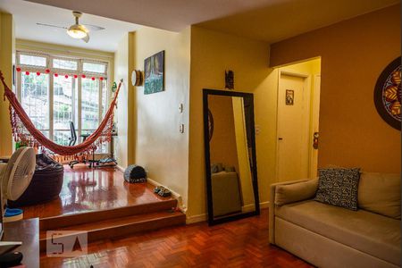 Sala de apartamento para alugar com 2 quartos, 68m² em Leme, Rio de Janeiro