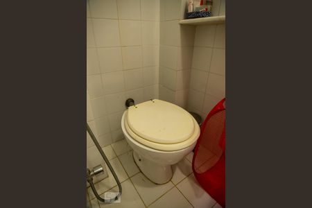 Banheiro da Suíte de apartamento para alugar com 2 quartos, 68m² em Leme, Rio de Janeiro