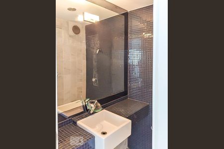 Lavabo de apartamento para alugar com 3 quartos, 142m² em Jardim Paulista, São Paulo