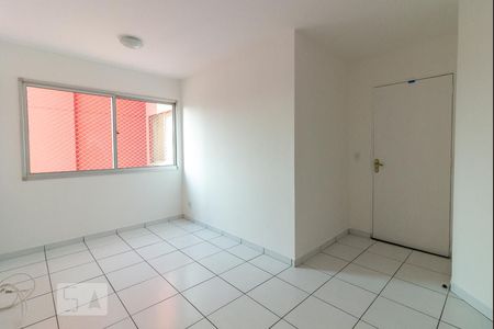 Sala de apartamento para alugar com 3 quartos, 60m² em Jardim Santa Clara, Guarulhos