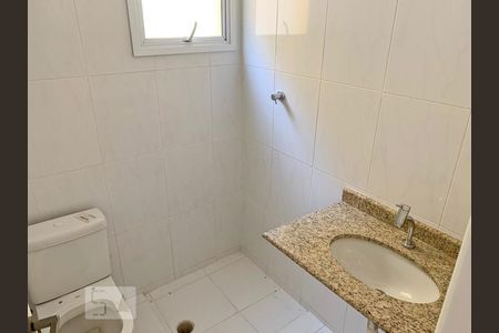 Banheiro da suíte de casa de condomínio à venda com 2 quartos, 99m² em Vila Pereira Cerca, São Paulo