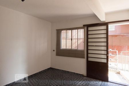 Sala de casa de condomínio para alugar com 2 quartos, 50m² em Piqueri, São Paulo