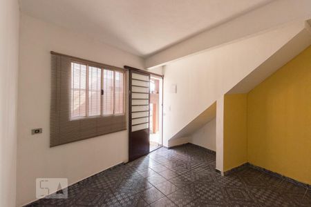 Sala de casa de condomínio para alugar com 2 quartos, 50m² em Piqueri, São Paulo