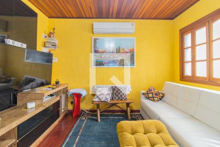 Sala de casa à venda com 3 quartos, 165m² em Santa Tereza, Porto Alegre