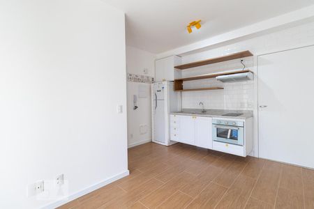 Sala  - cozinha de kitnet/studio para alugar com 1 quarto, 30m² em Sumarezinho, São Paulo