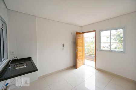 Sala e cozinha de apartamento para alugar com 2 quartos, 42m² em Vila Esperança, São Paulo