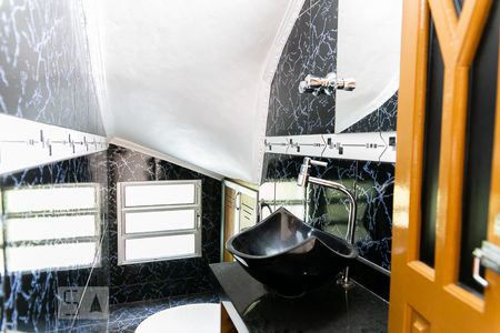 Lavabo de casa à venda com 4 quartos, 175m² em Vila Dom Pedro I, São Paulo