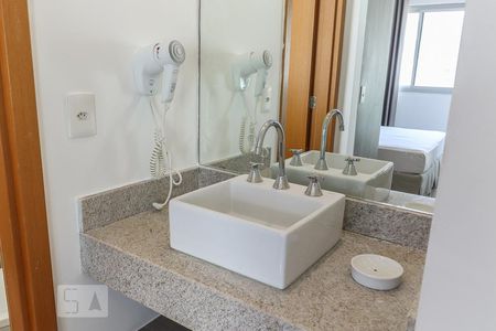 Banheiro de apartamento para alugar com 1 quarto, 38m² em Jacarepaguá, Rio de Janeiro