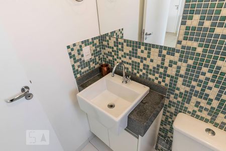 Banheiro de kitnet/studio para alugar com 1 quarto, 35m² em Aclimação, São Paulo