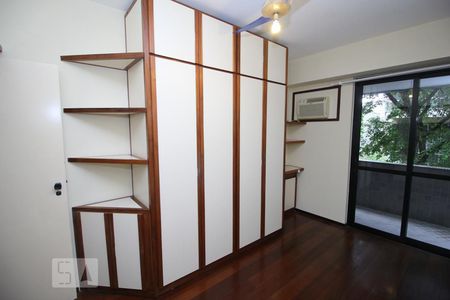 Quarto 1 de apartamento à venda com 3 quartos, 124m² em Botafogo, Rio de Janeiro