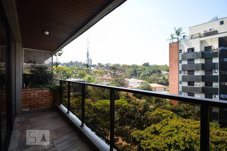 Varanda de apartamento para alugar com 4 quartos, 155m² em Sumaré, São Paulo