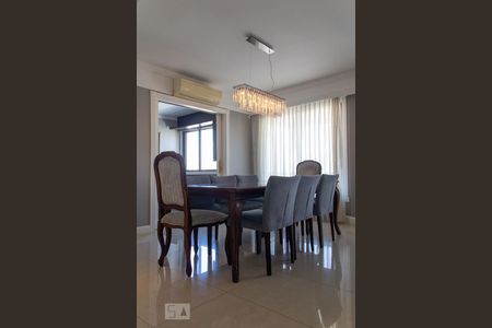 Sala de apartamento à venda com 3 quartos, 180m² em Moinhos de Vento, Porto Alegre