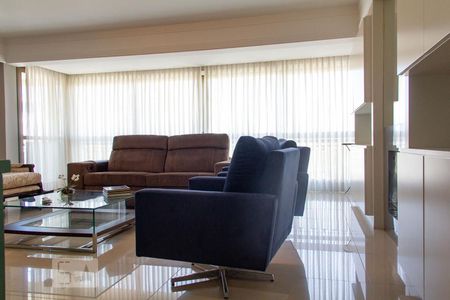 Sala de apartamento à venda com 3 quartos, 180m² em Moinhos de Vento, Porto Alegre