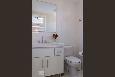 Banheiro de apartamento à venda com 3 quartos, 180m² em Moinhos de Vento, Porto Alegre