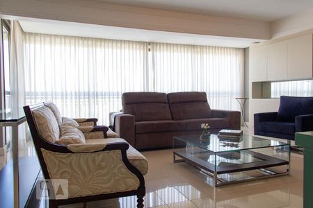 Sala de apartamento à venda com 3 quartos, 180m² em Moinhos de Vento, Porto Alegre