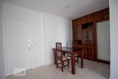 Sala de apartamento para alugar com 2 quartos, 57m² em Barra da Tijuca, Rio de Janeiro