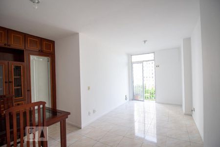 Sala de apartamento para alugar com 2 quartos, 57m² em Barra da Tijuca, Rio de Janeiro