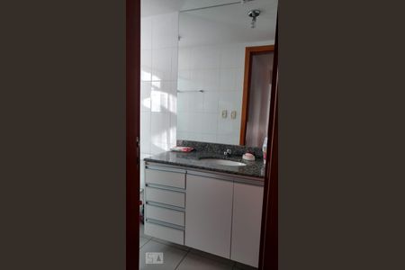 Banheiro de casa para alugar com 2 quartos, 55m² em Buritis, Belo Horizonte