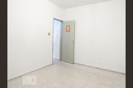 Quarto de casa para alugar com 1 quarto, 40m² em Parque Edu Chaves, São Paulo