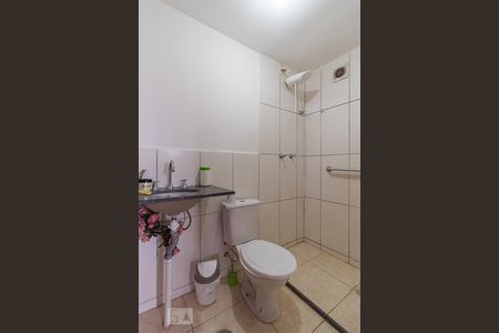 Banheiro de apartamento à venda com 2 quartos, 50m² em Alto Petrópolis, Porto Alegre