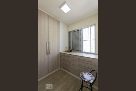 Quarto 2 - Closet de apartamento à venda com 3 quartos, 75m² em Vila Gumercindo, São Paulo