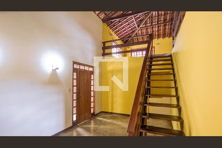 Sala de casa para alugar com 5 quartos, 181m² em Sagrada Família, Belo Horizonte