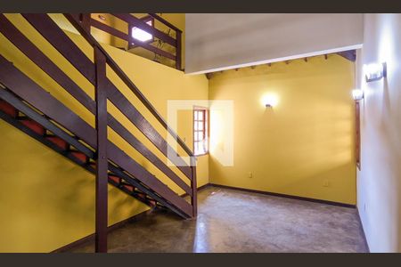 Sala de casa para alugar com 5 quartos, 181m² em Sagrada Família, Belo Horizonte