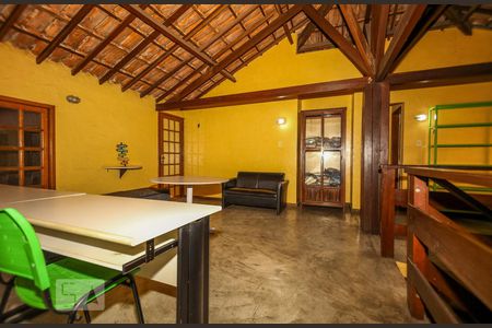 Sala de casa para alugar com 5 quartos, 181m² em Sagrada Família, Belo Horizonte