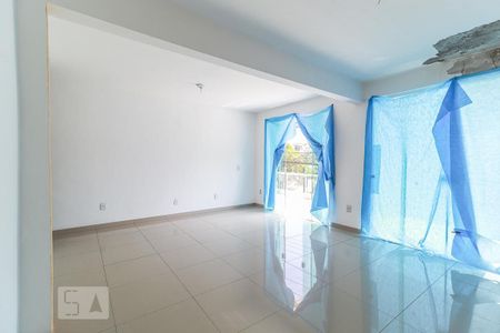 Sala de casa de condomínio à venda com 3 quartos, 245m² em Freguesia de Jacarepaguá, Rio de Janeiro