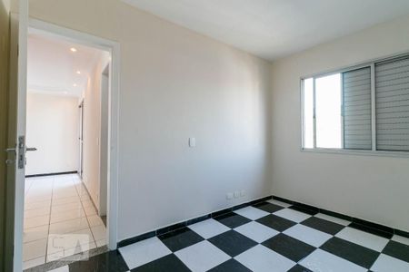 Quarto 1 de apartamento para alugar com 2 quartos, 49m² em Vila Carmosina, São Paulo