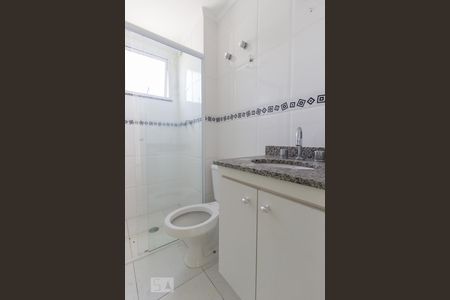 Banheiro de apartamento à venda com 2 quartos, 70m² em Vila Cavaton, São Paulo