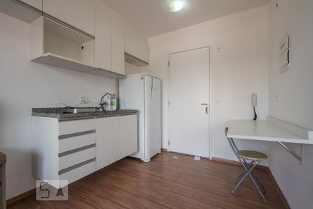 Cozinha de apartamento para alugar com 1 quarto, 32m² em Santo Amaro, São Paulo